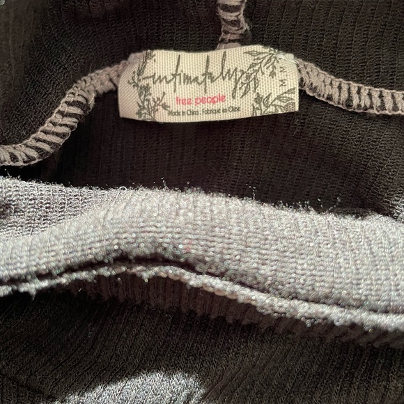 Free people black turtleneck. Great for layering. Perfect condition size medium - Picture 3 of 3